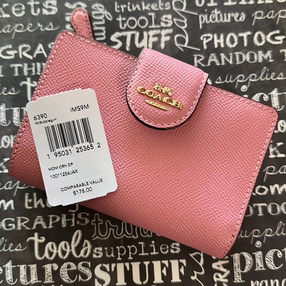 Coach Handbags - NWT Coach wallet in Bubblegum color.